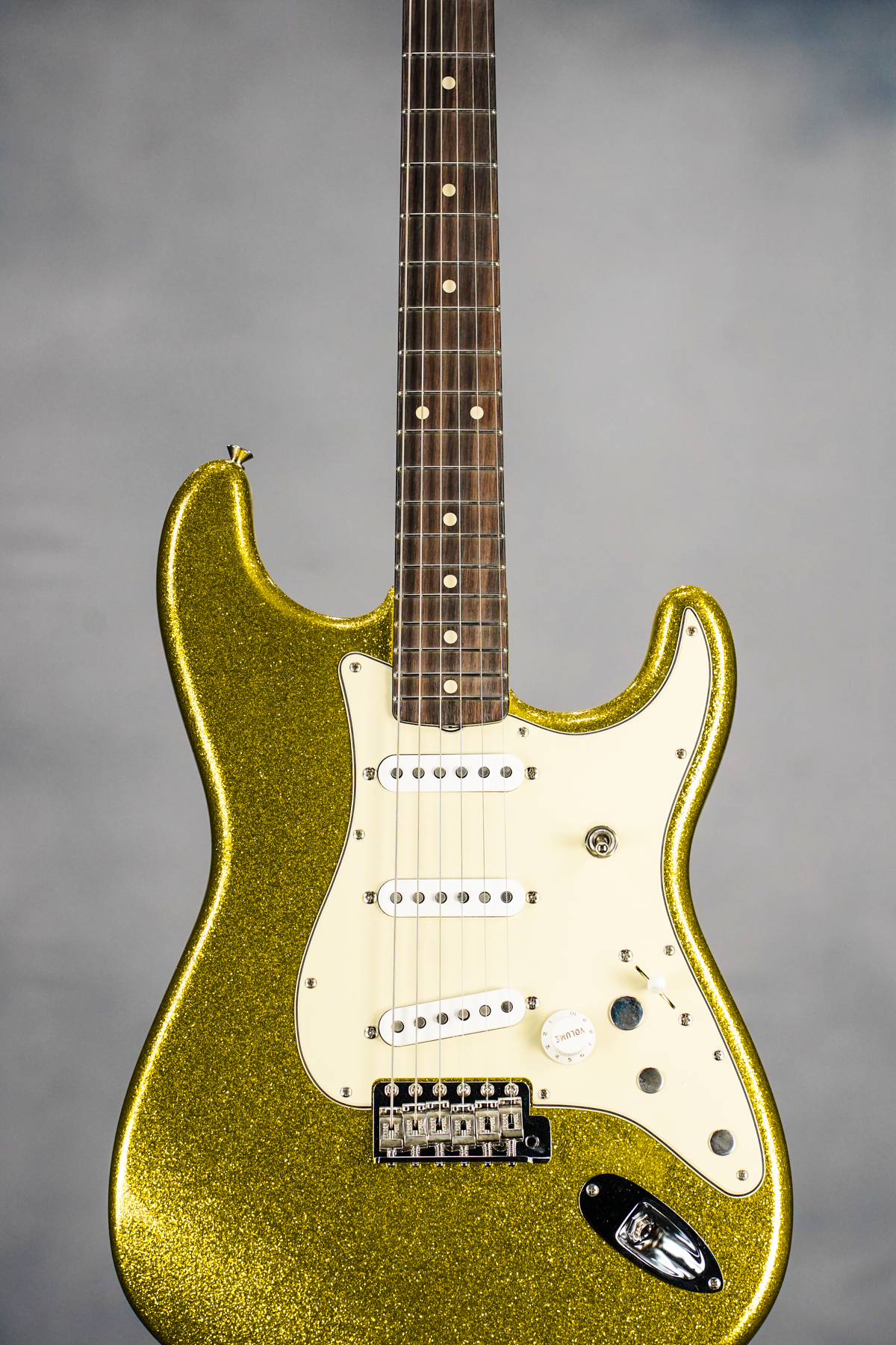 Dick Dale Stratocaster, Rosewood Fingerboard, Chartreuse Sparkle