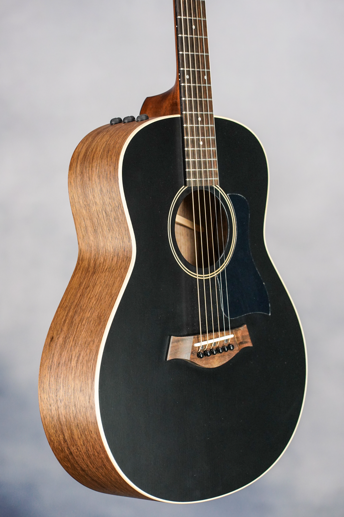 GTe Blacktop Grand Theater Electric Acoustic Guitar