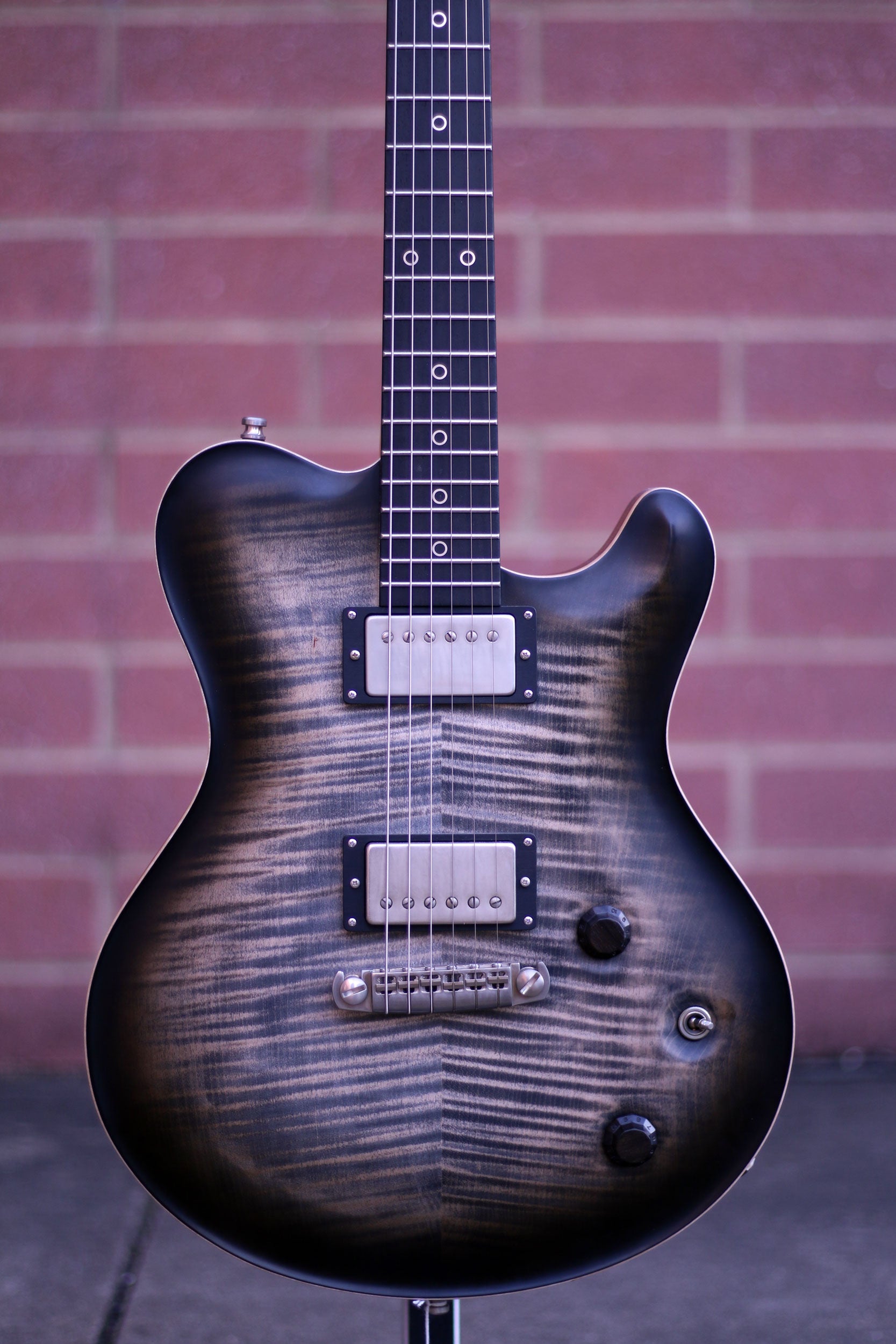 Nik Huber Dolphin II, Exceptional Flame Maple, Light Charcoal Burst